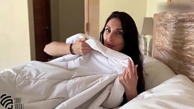 milf found me in bed &mdash;  morning delight with a creampie 