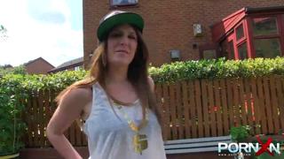 Ravin' Samantha Bently unleashing her peeing privates onto the sidewalk sensation