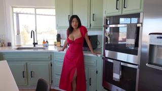 Slutty Christian Tramp wife gets huge cumshot at Thanksgiving