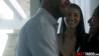 Big tits MILFs Bella & Avery's wet threesome pussy🌮️ pounding extravaganza!