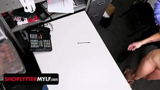 Blissful Tits Plunderer Receives Thrilling Anal👌 Sex And Cunnilingus From An Eager Security Enforcer