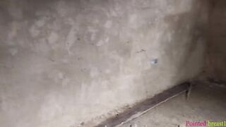  Cheat wife opens wide, moaning as contractor's cock🌭 throbs in her juicy pussy✌.