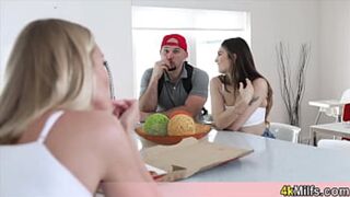 Stepmom Craves Fun with My New GF; She's妻Material for Passionate Playtime!