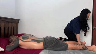 My masseuse gives me a happy ending, I end up fucking a MILF with big tits part 1 - Felipe Skull