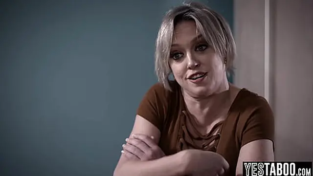 Big tits curvy BBW MILF fucks neighbors lesbian teen stepdaughter