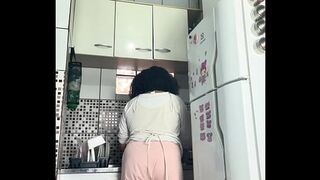 Chubby Housewife Farting While Washing Dishes Voyeur Style