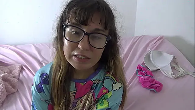 Lilli hale is a misogynistic dumb slut