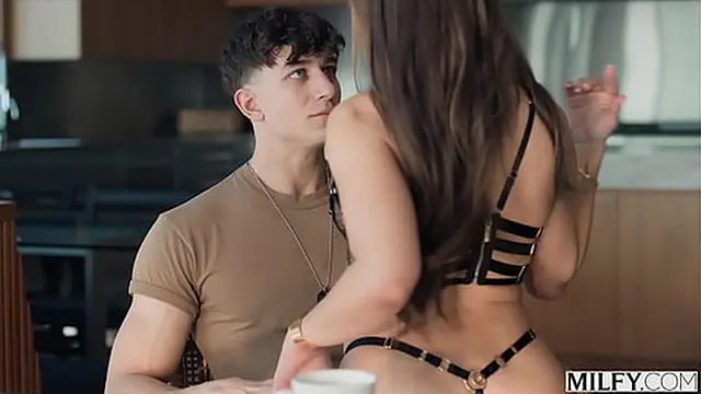 MILFY Cock Crazy Army Wife Melissa Stratton Gets Special Gift From Hubby