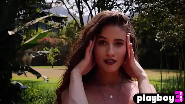 All natural curly MILF model exposing hot body so sexy MILF showed big tits