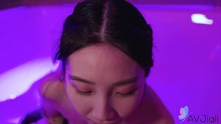 Chinese brunette Li Er had hot sex in the bathroom.