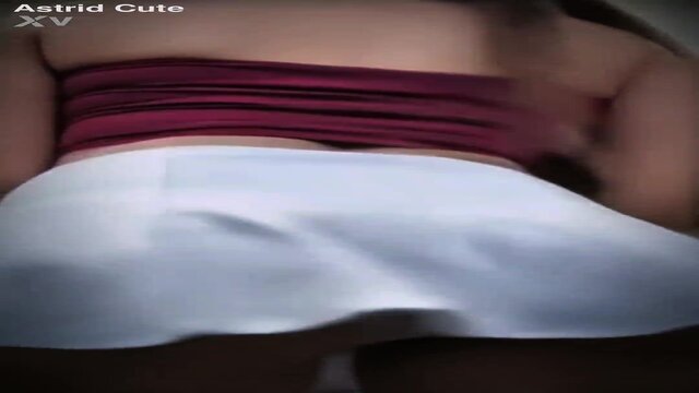 Amateur Mexican cutie shakes her stuff in a skirt