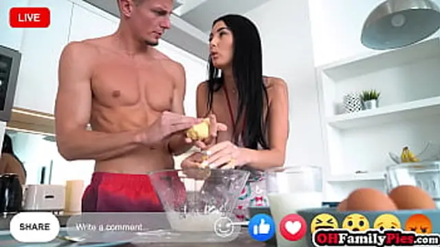 Big tits teen stepsister Simon Kitty cooked hot muffin for stepbro and tried his sweet cock