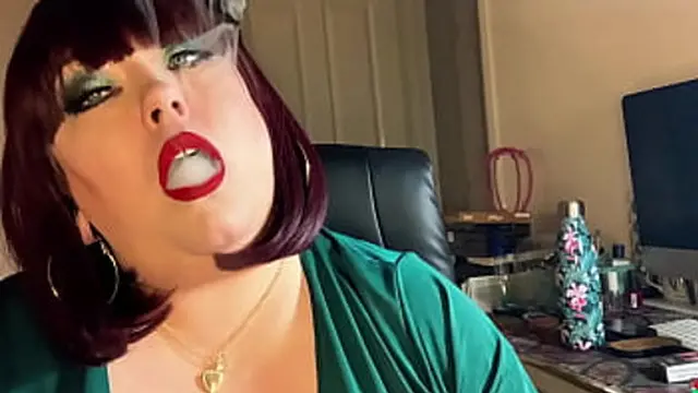 FAT UK DOMME TOBACCO AND BIG TITS PLAYTIME