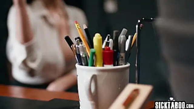 Big-titted Little Puck MILF receives sloppy blowjob from devoted little fan